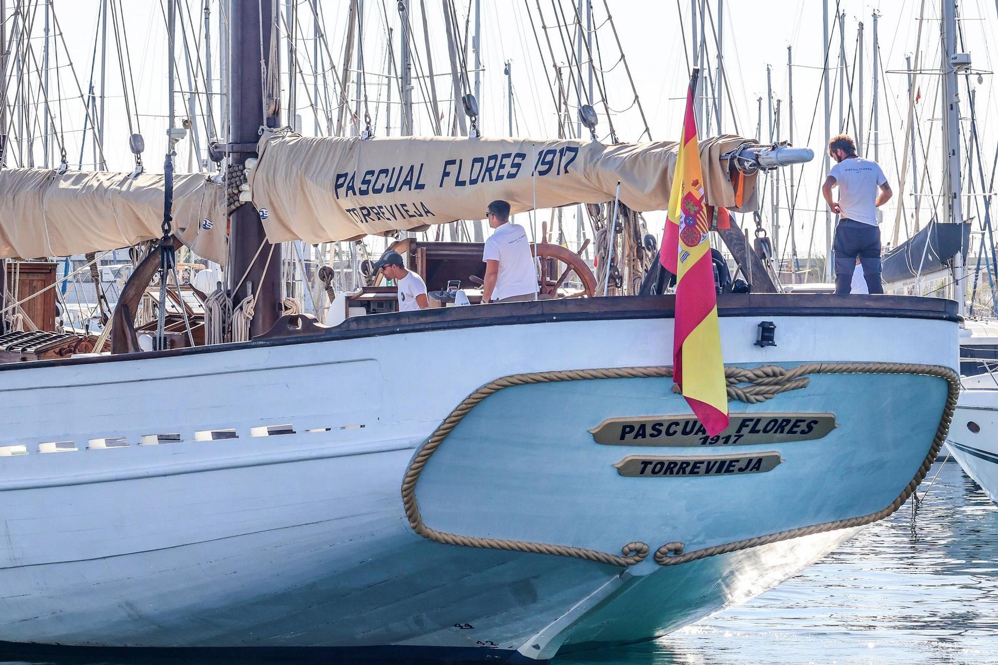 El velero histórico Pascual Flores ya está en la bahía de Torrevieja