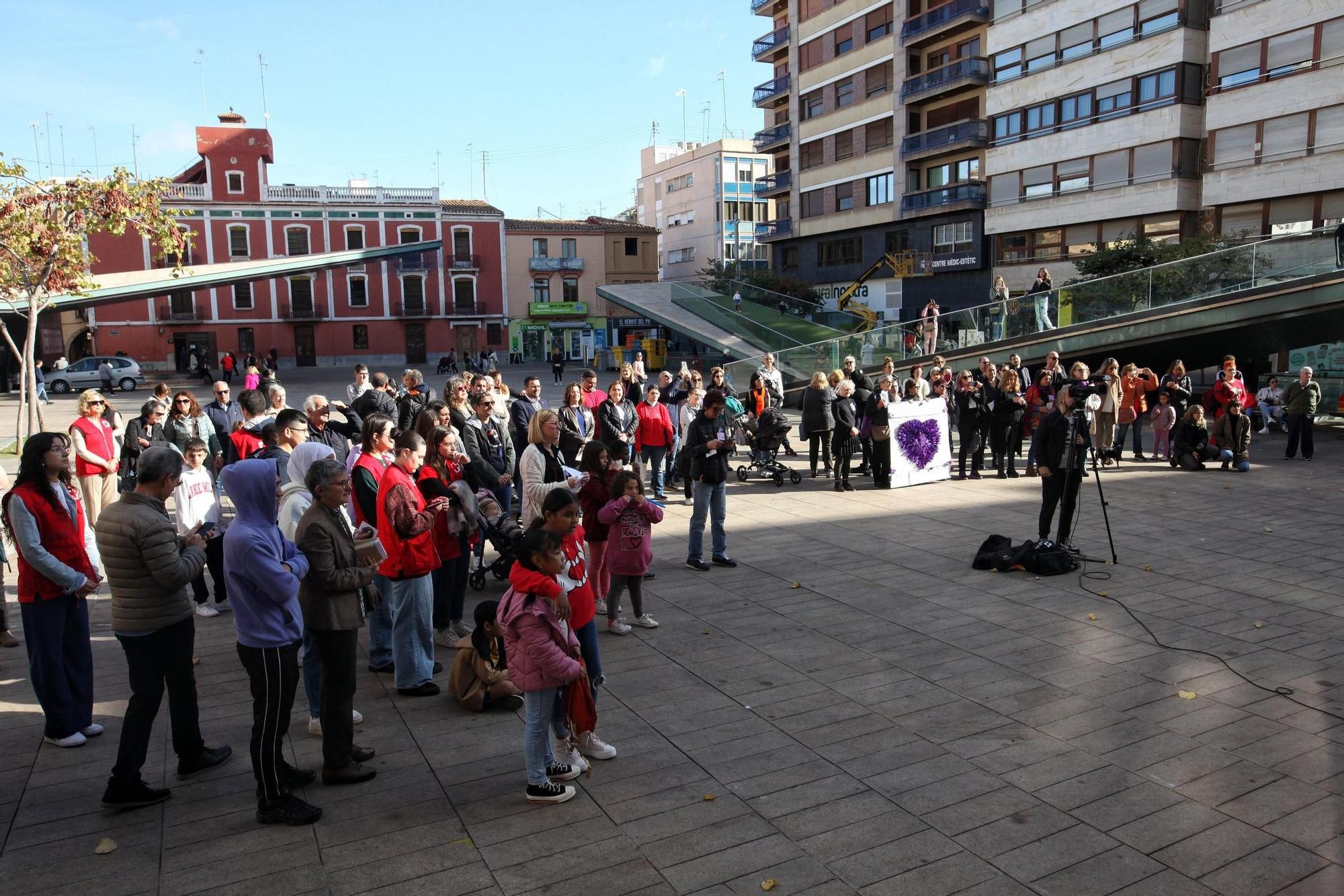 Vila-real se moviliza contra la violencia de género al grito de «Ni una más»