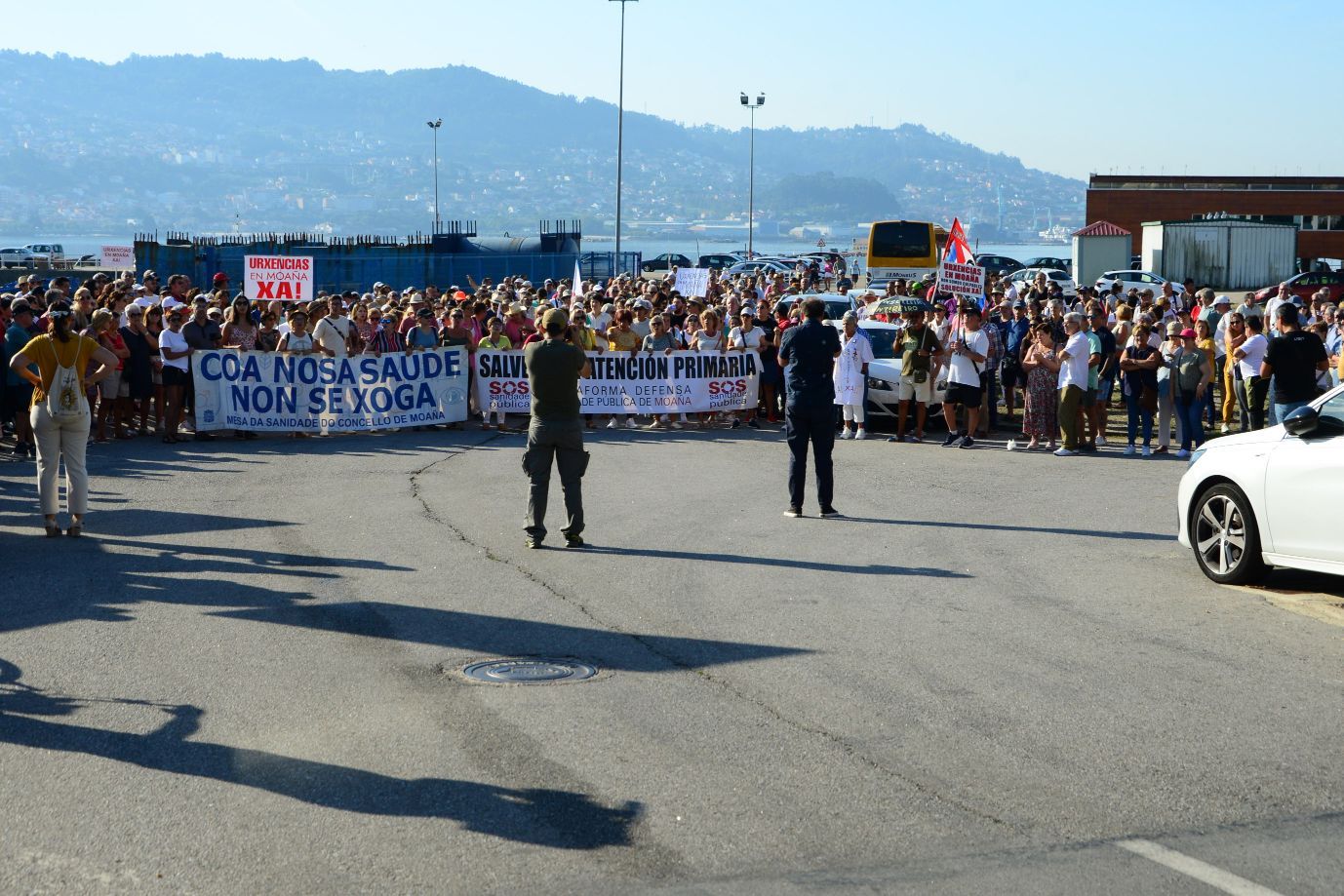 Moaña planta el grito en la calle: "Coa nosa saúde non se xoga"