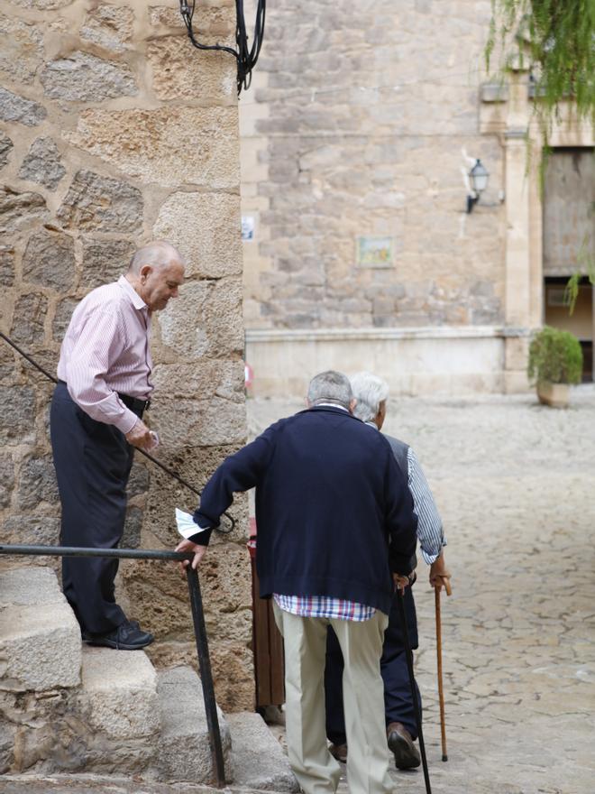 So sieht es in der Urlauberhochburg Valldemossa auf Mallorca zu Beginn der Nebensaison aus