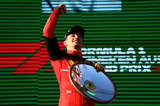 Victoria de Leclerc y segundo abandono para Verstappen en Australia