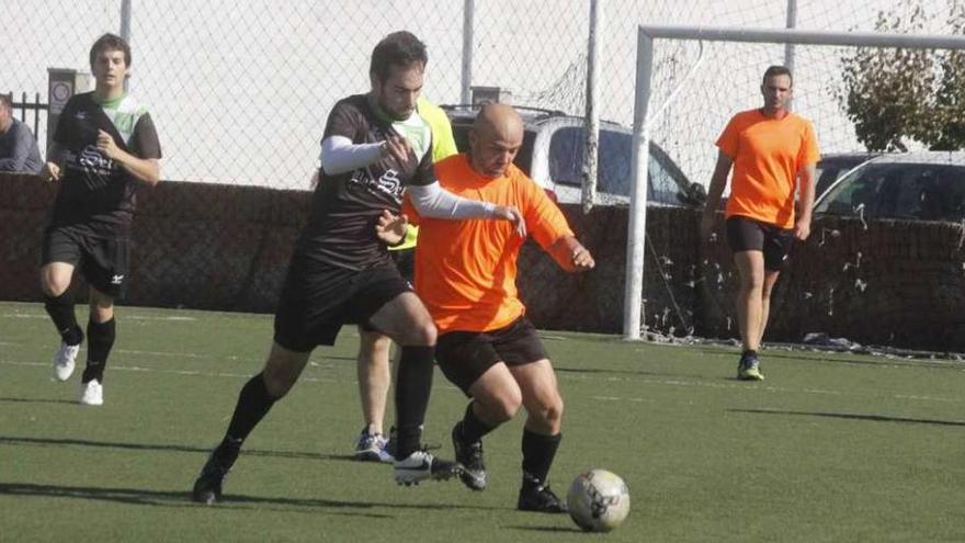 El Kanillas/Bar Sete se impuso al Inter de Mitente en la Segunda División. // Santos Álvarez