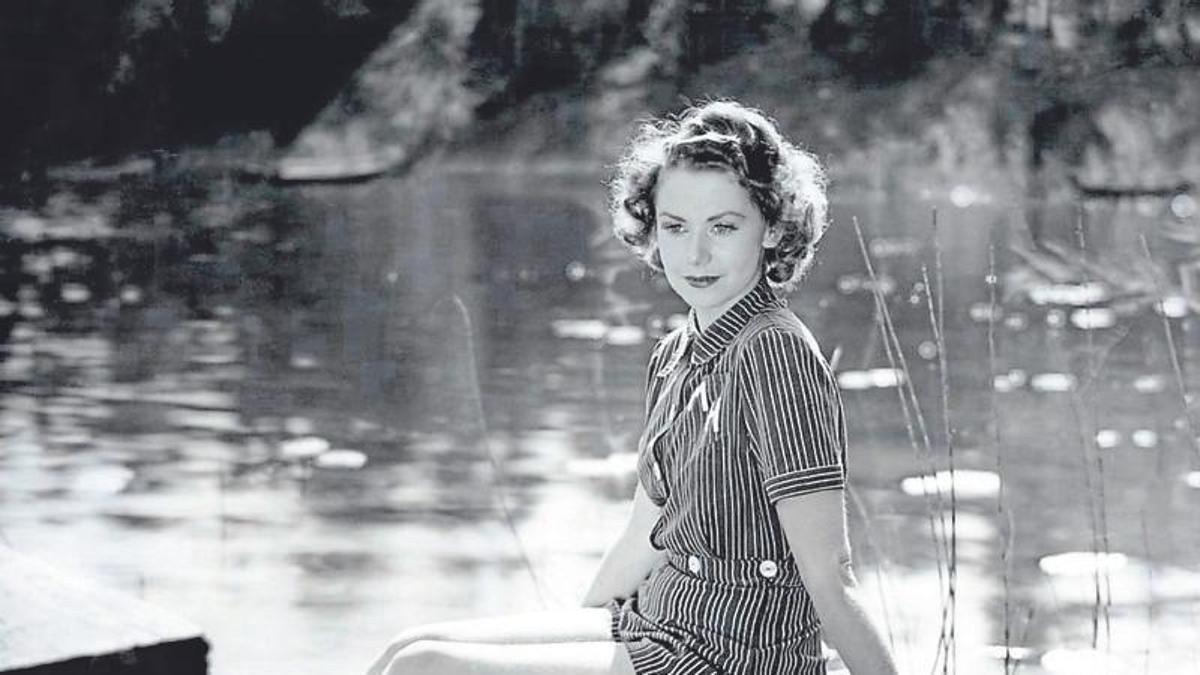 Poemas para leer frente a la tumba de una espía