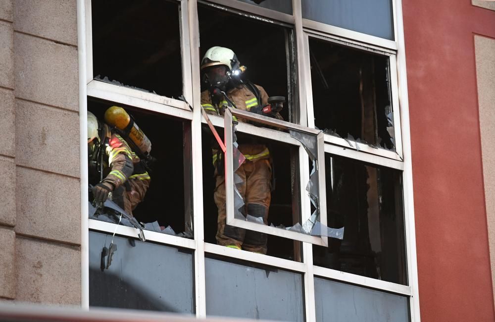 Otro hombre herido se arrojó por la ventana de un segundo piso para evitar se atacado.