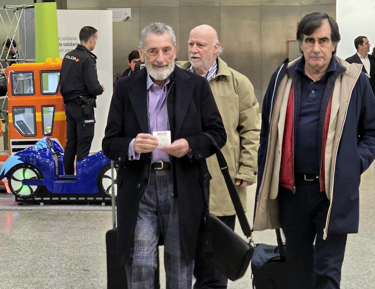La expedición del Celta pone rumbo a Belgrado desde el aeropuerto de Vigo La expedición del Celta pone rumbo a Belgrado desde el aeropuerto de Vigo