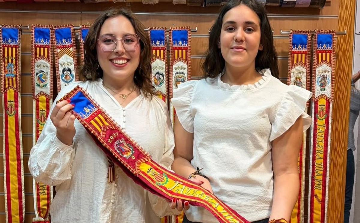 Falleras mayores del Empalme, en la visita a Llobe