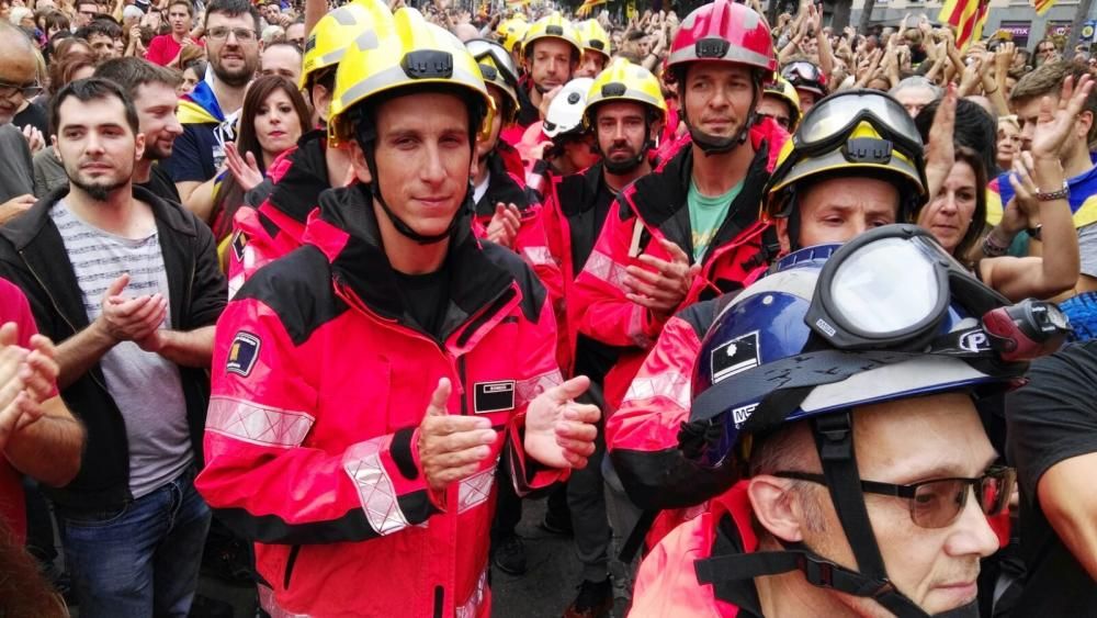 Multitudinària manifestació contra la violència a Manresa