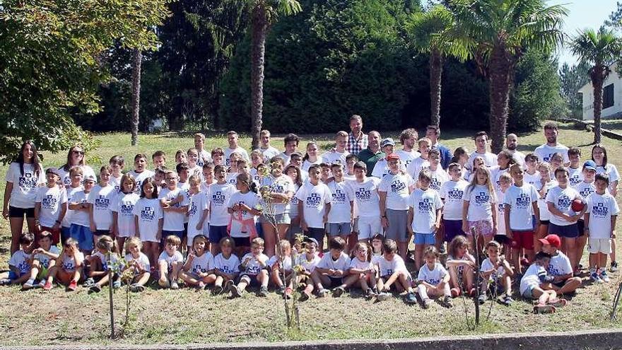 Integrantes del mes de agosto del Campus Deportivo de Verán. // Bernabé/ Juan Carlos Asorey