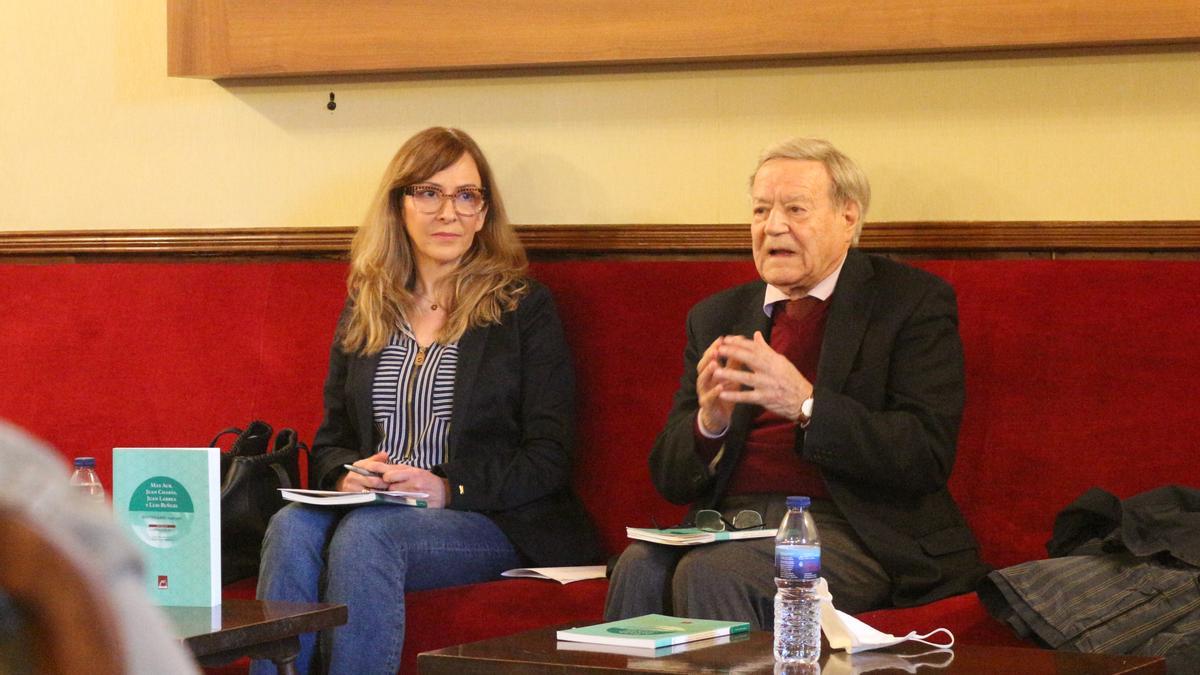 Xelo Candel y Gabriele Morelli, durante la presentación del libro.