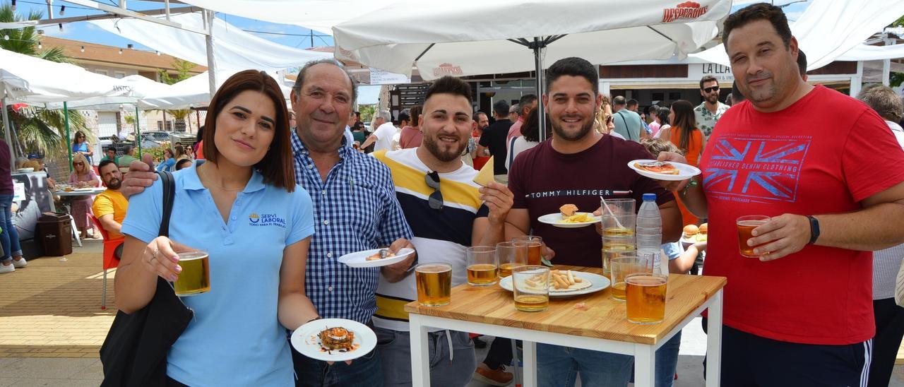 El público ha respaldado la primera Feria Gastronómica de Fuente Palmera.