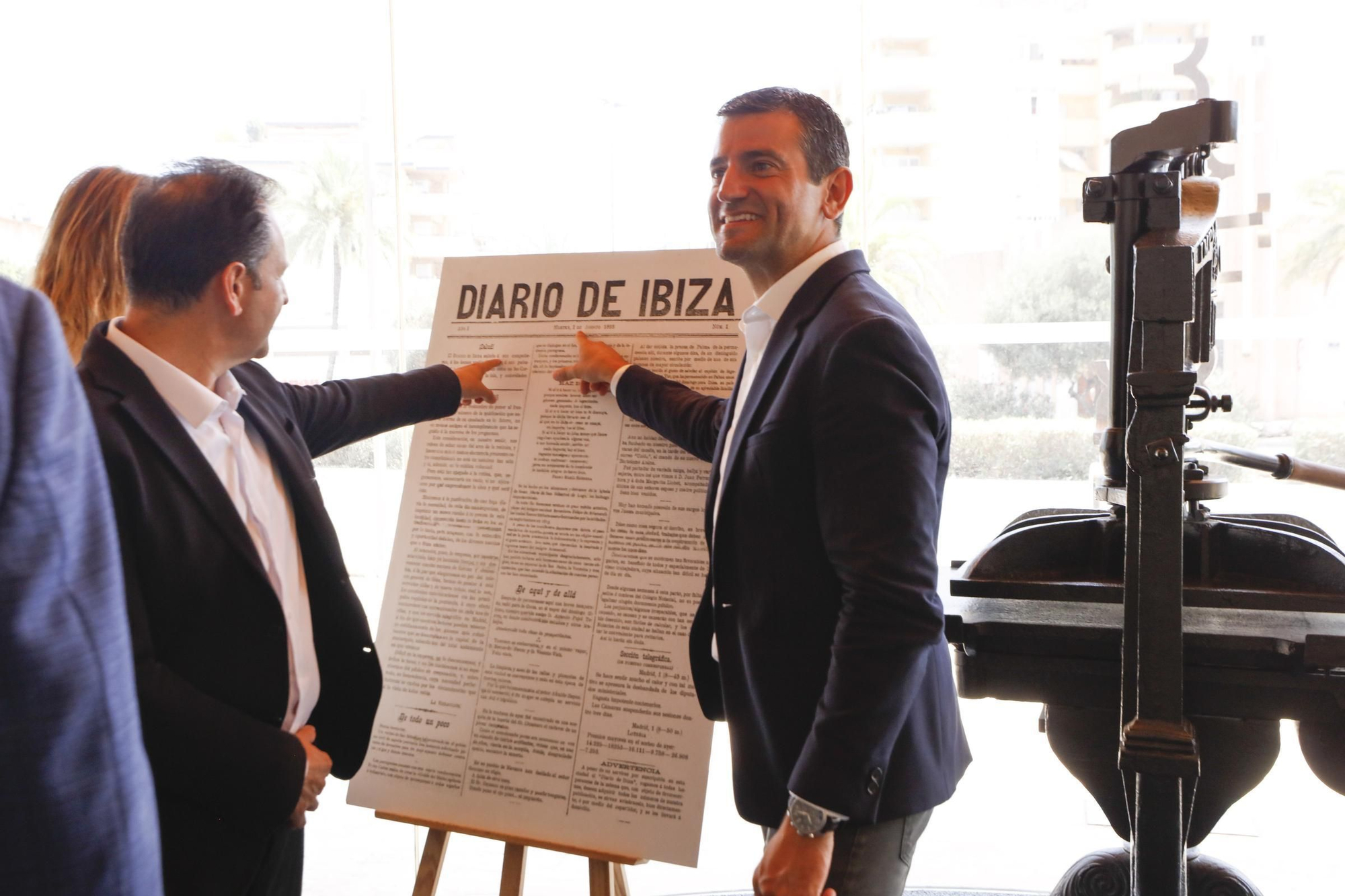 Todas las imágenes de la comida de alcaldes y presidentes en la sede de Diario de Ibiza