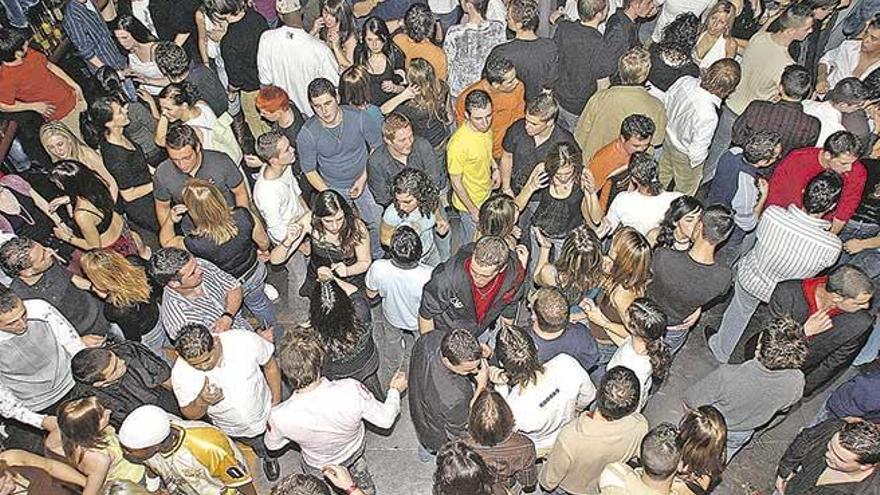 La fiesta recreará el sonido de discoteca de los años ochenta.