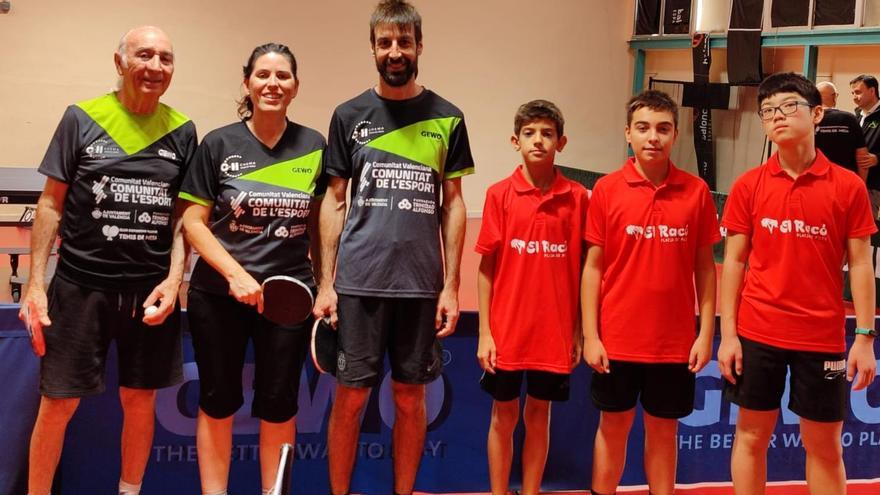 Los jóvenes del equipo Pizzeria el Racó del Corriol Oliva, triunfadores de la jornada en tenis de mesa