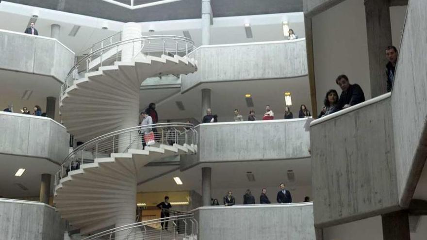 Interior del edificio de los juzgados coruñeses.