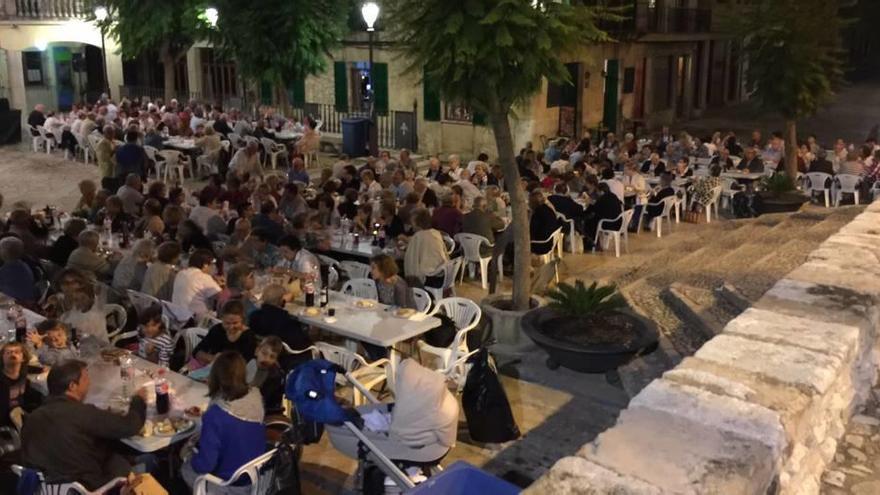 Cena solidaria en Montuïri