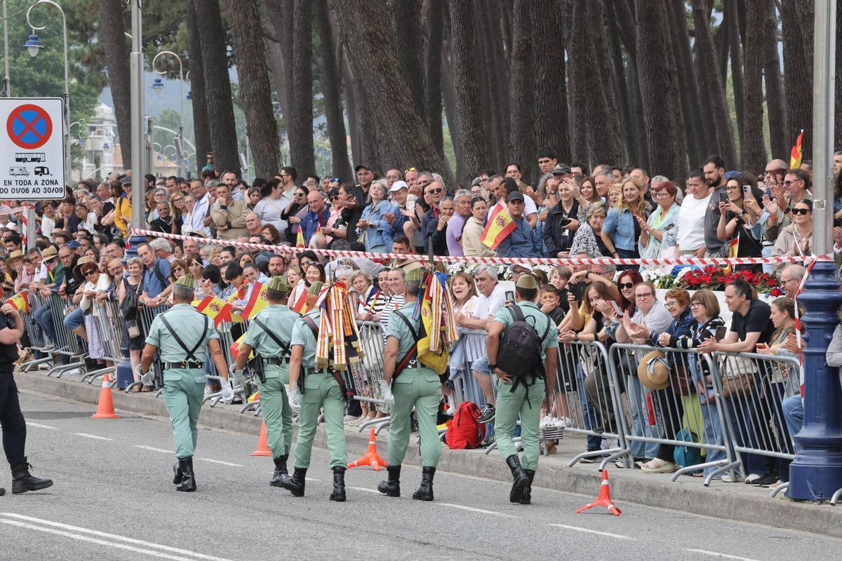 Vigo se rinde al desfile de la Fuerzas Armadas Vigo se rinde al desfile de la Fuerzas Armadas