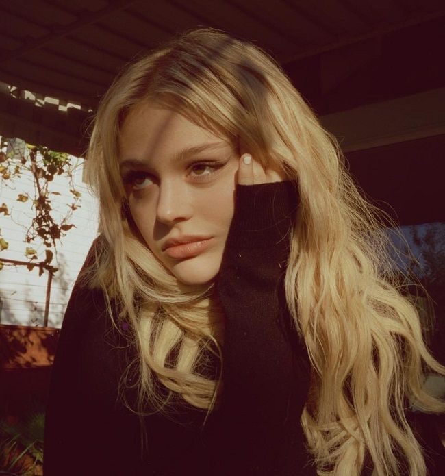 Emily Alyn Lind, la nueva protagonista del 'reboot' de 'Gossip Girl'