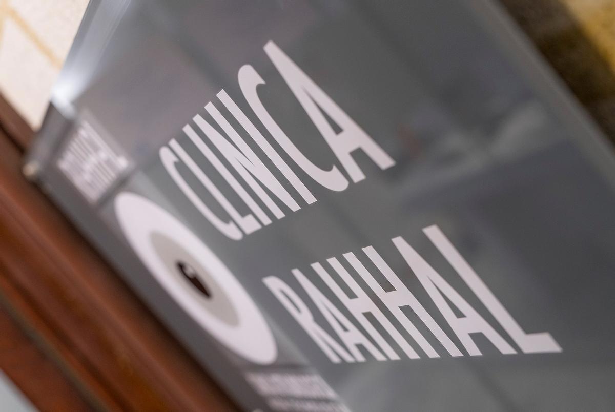 La Clínica Rahhal se encuentra ubicada en el número 52 de la calle Cirilo Amorós de Valencia.
