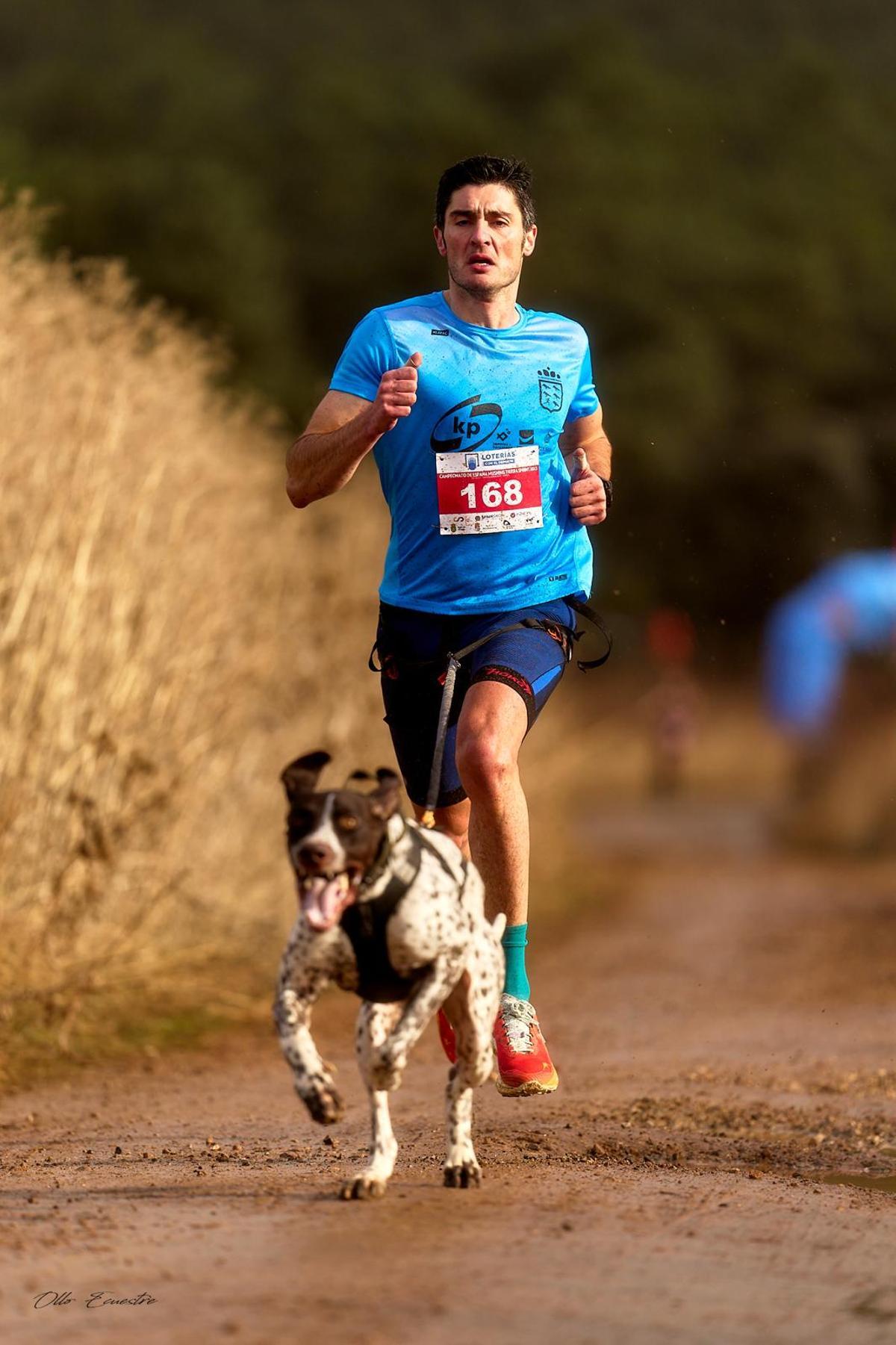 Adrián González y "Atlas" en el Campeonato de España de Mushing.