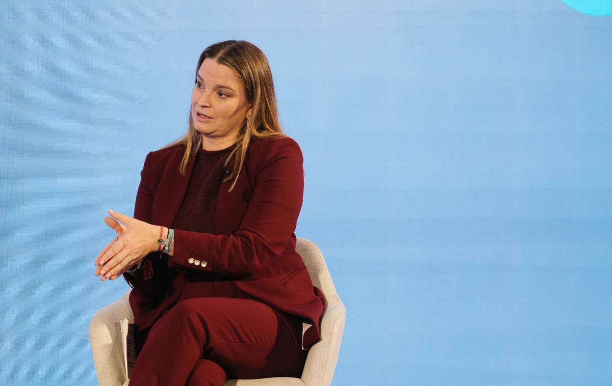 Foro España 360. 27.11.2025. Marga Prohens, presidenta del Gobierno de les Illes Balears y Gemma Robles, directora de la Red de Contenidos de Prensa Ibérica durante el diálogo ‘Vivienda y cohesión social: políticas de futuro en Baleares’ de Prensa Ibérica’ en el foro 'España 360’. Foto: Alba Vigaray