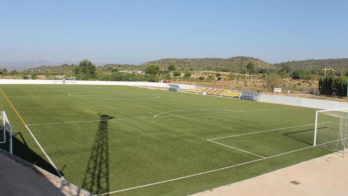 El Ayuntamiento de Vall d'Alba modernizará las instalaciones del campo de fútbol de l'Avenc