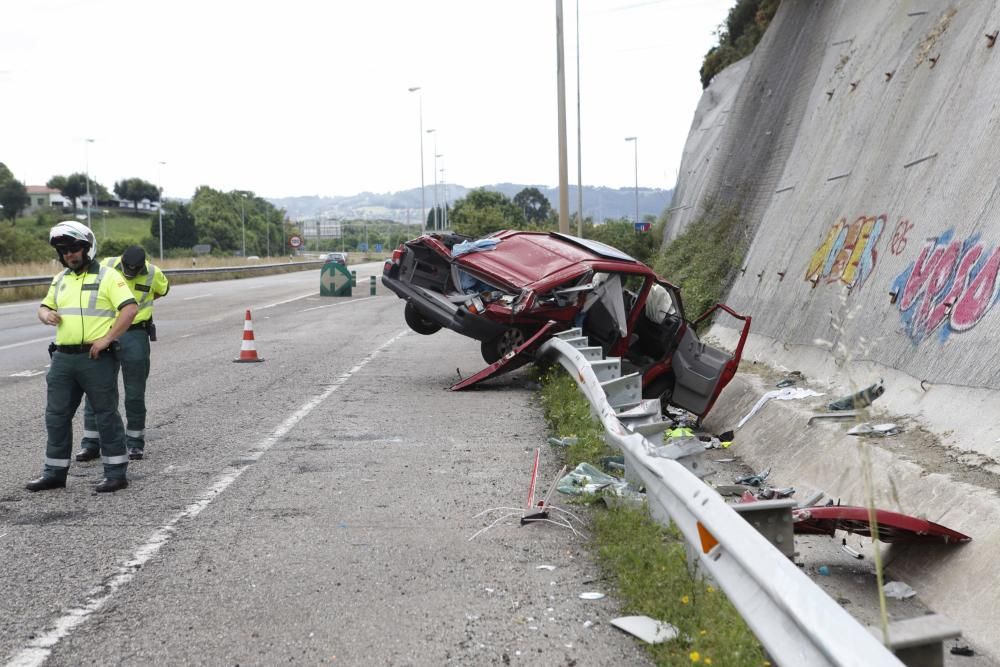 Accidente en la A-8 a la altura de Tremañes