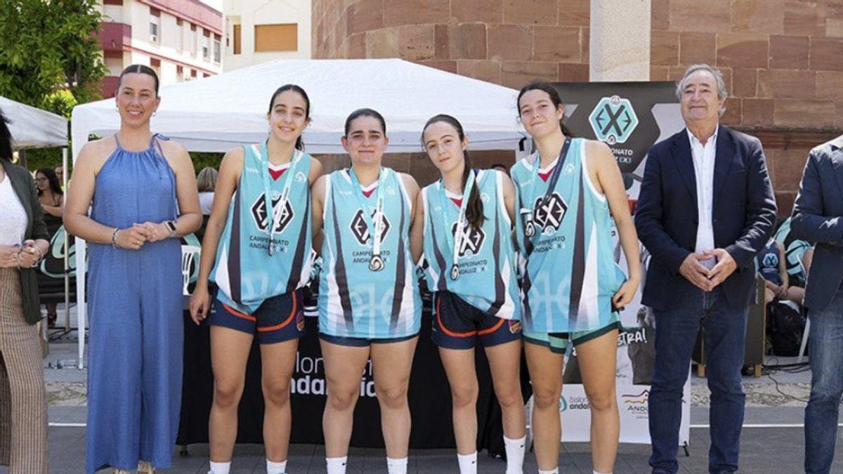 El Coto Córdoba sub 15, tras ganar la plata en el Campeonato de Andalucía de baloncesto 3x3.