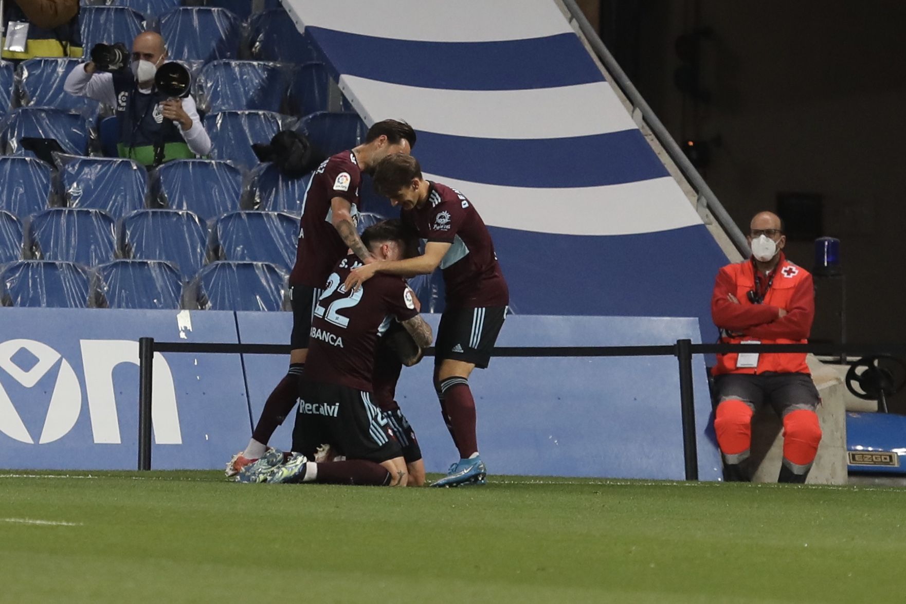 Jugadores, lances, duelos y goles del Real Sociedad-Celta en imágenes