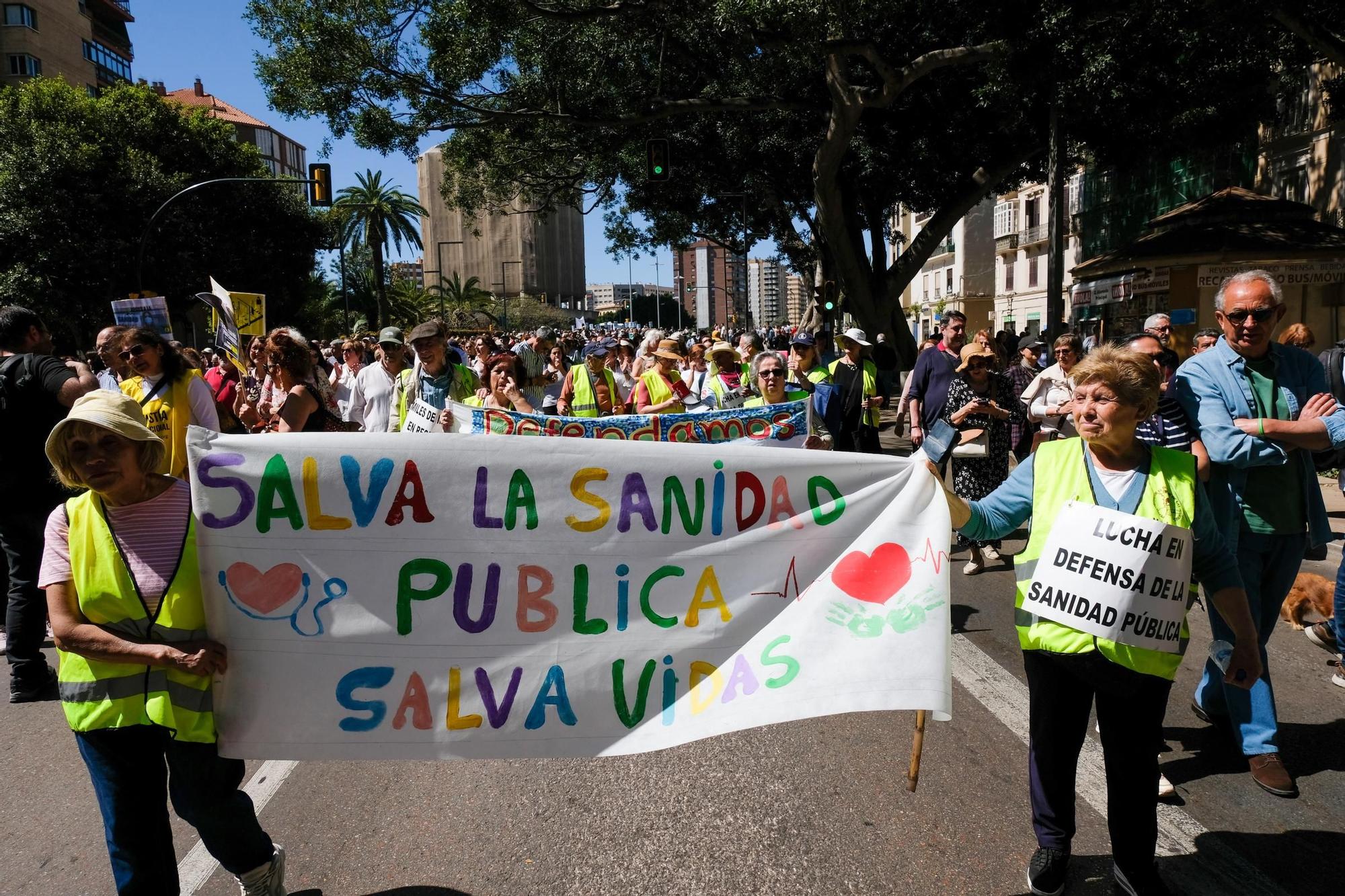 La manifestación en defensa de la Sanidad pública reúne a más de 7.000 personas en Málaga