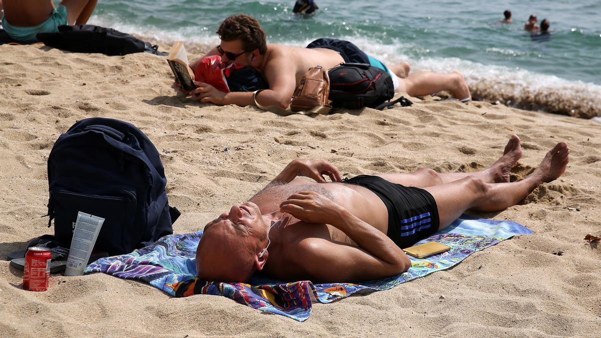 Además de protegernos del sol hay que calmar la piel tras su exposición.