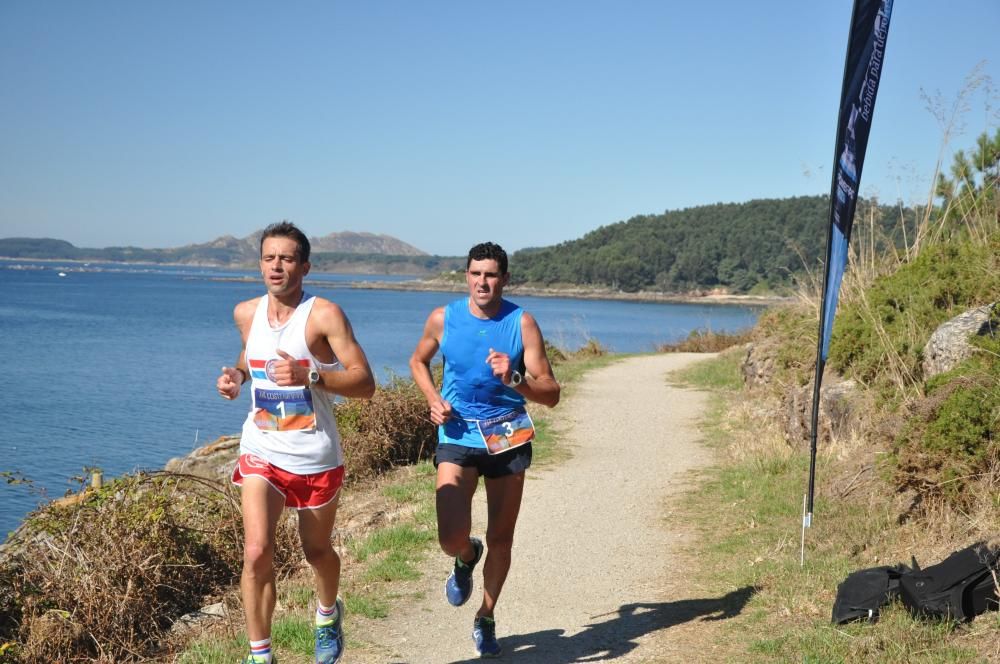 Roberto Riobó y Beatriz Fernández triunfan en la media maratón de la Costa da Vela