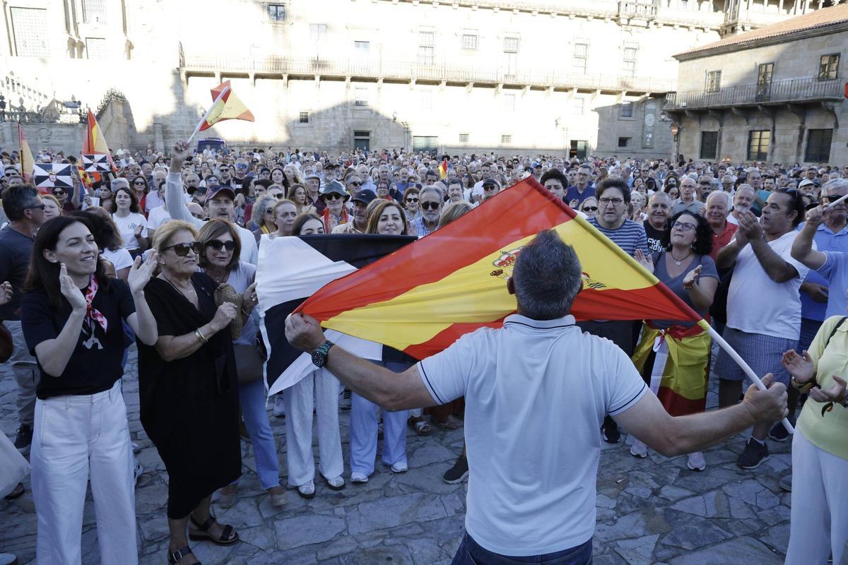 Más de 2000 personas se movilizan en Santiago para mostrar su apoyo a Ceuta Más de 2000 personas se movilizan en Santiago para mostrar su apoyo a Ceuta