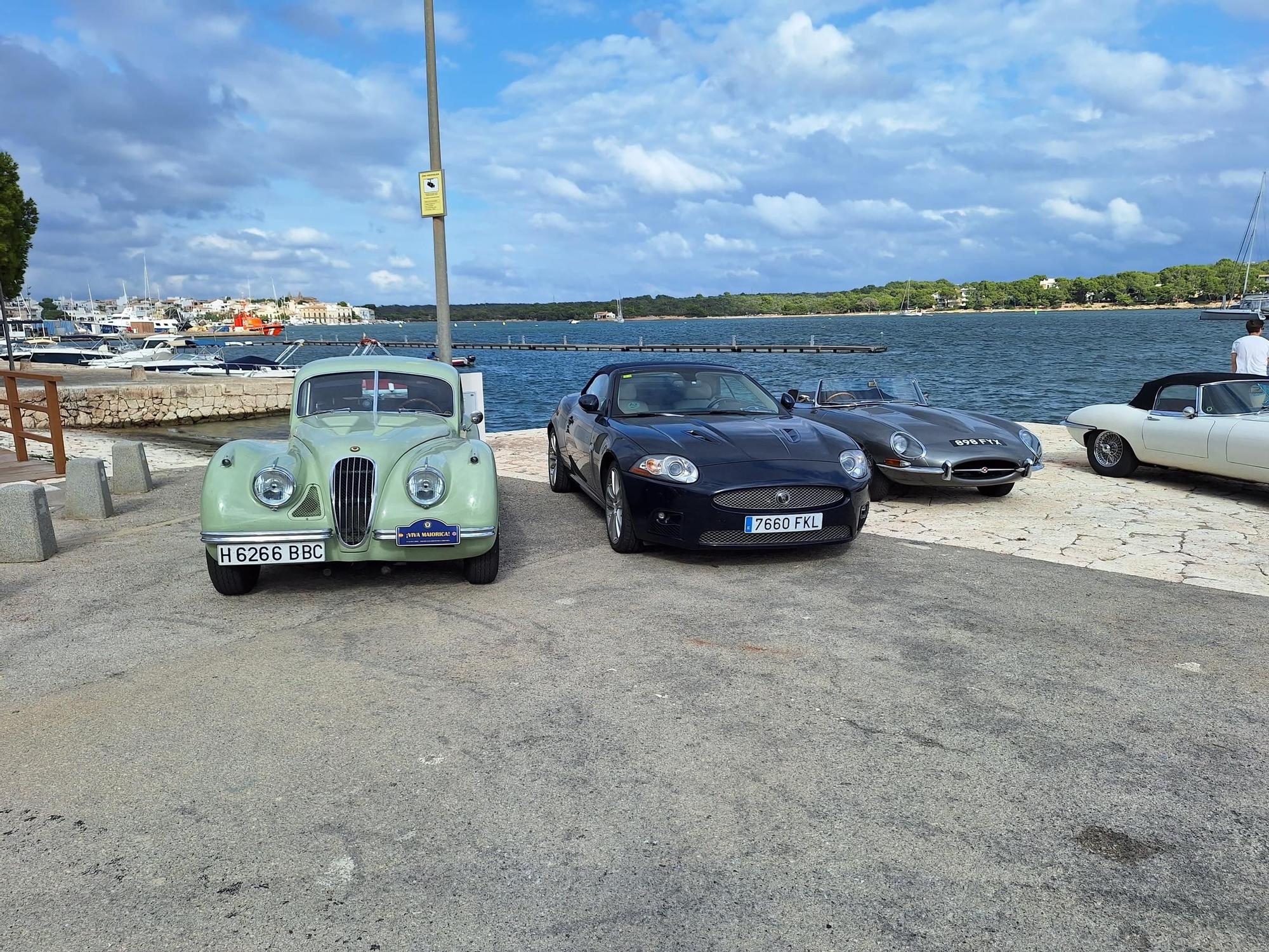 Los clásicos coches de Jaguar circulan por las carreteras de Mallorca
