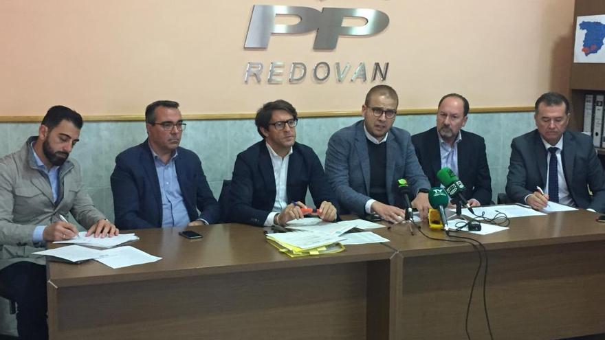 Rueda de prensa ofrecida en Redován por dirigentes del PP en la provincia