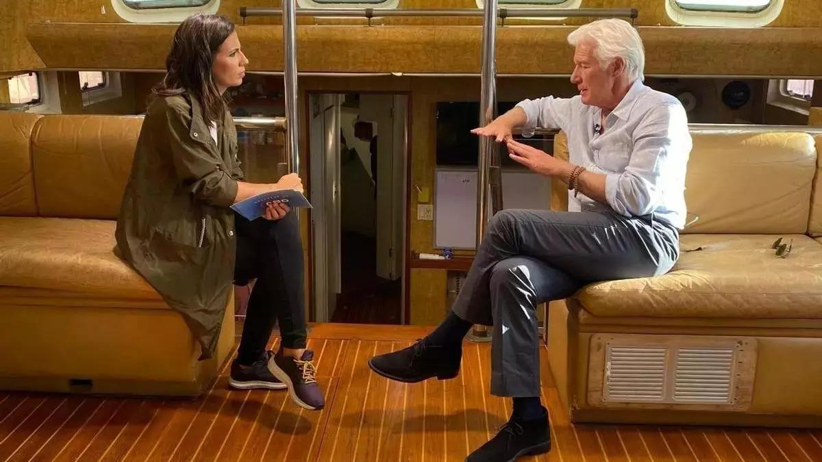 Ana Pastor y Richard Gere, a bordo del ‘Open Arms’, en ‘El Objetivo’.