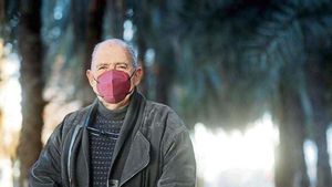 Revolta contra l’exclusió de la gent gran a la banca: «No pararem fins que es prenguin mesures»