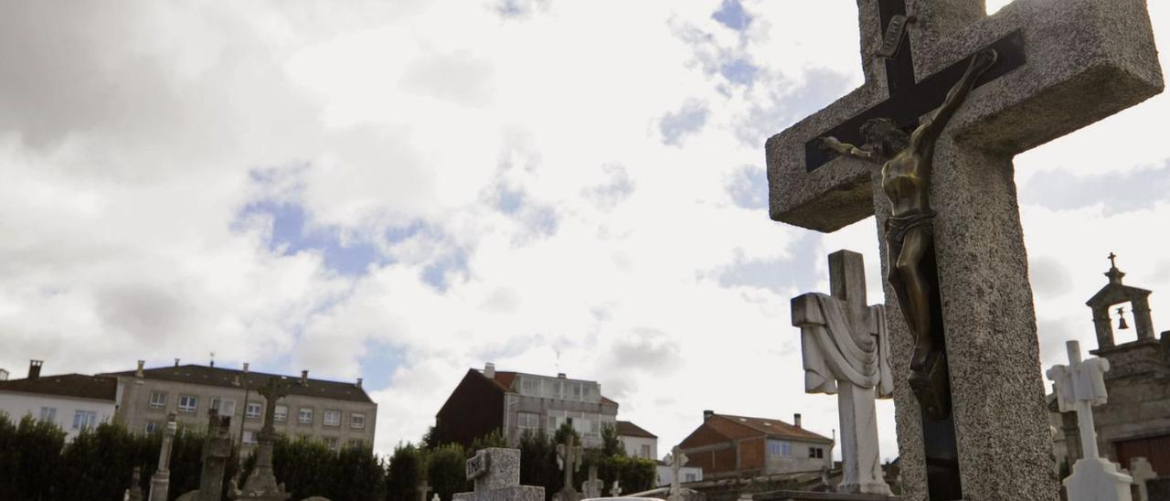 Cementerio de Lalín. |  // BERNABÉ/JAVIER LALÍN.