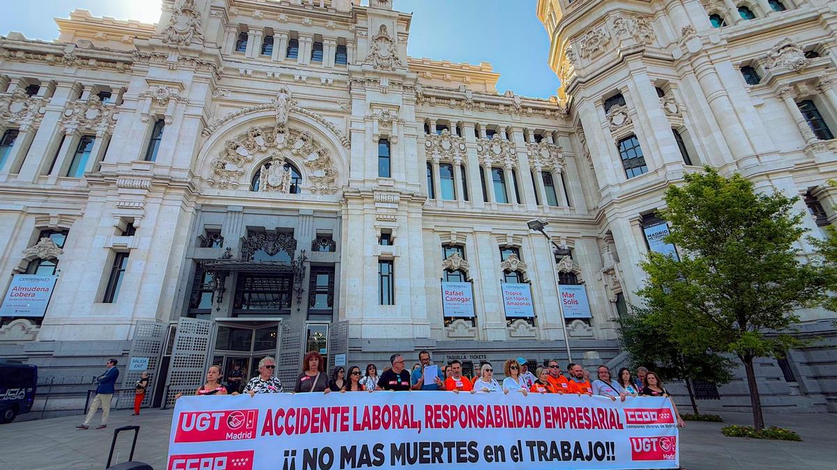 Concentración esta mañana frente a la sede del Ayuntamiento de Madrid.