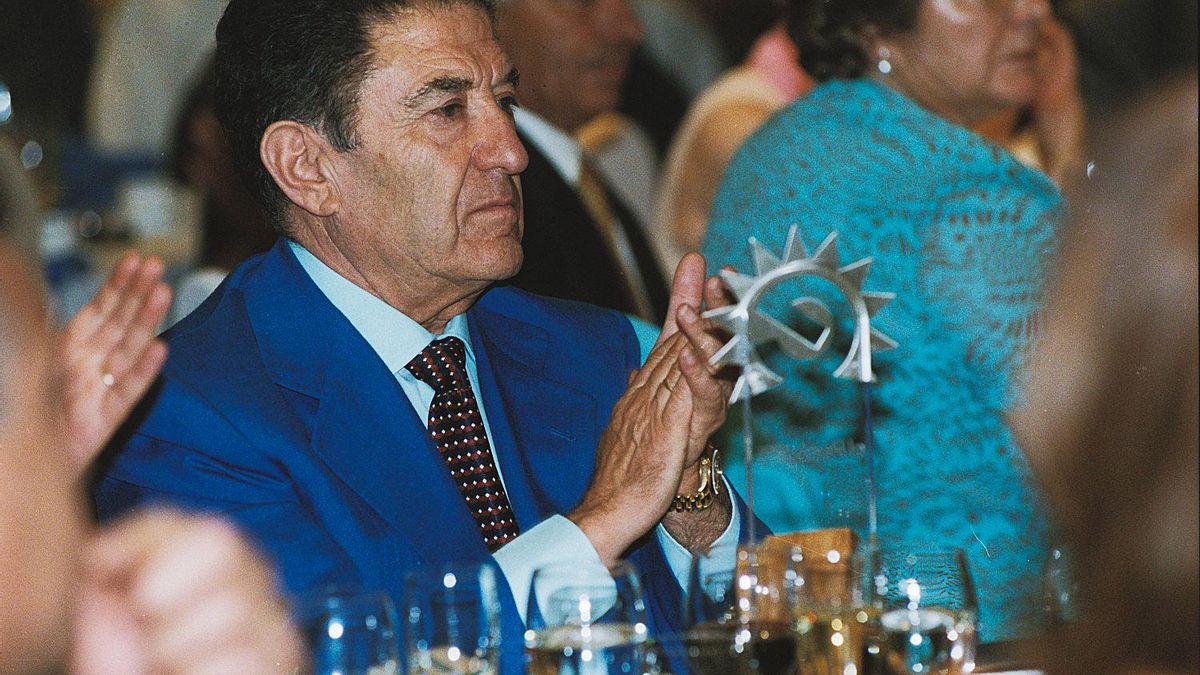 Alfonso Gallardo, Premio Empresario del Año 2001.