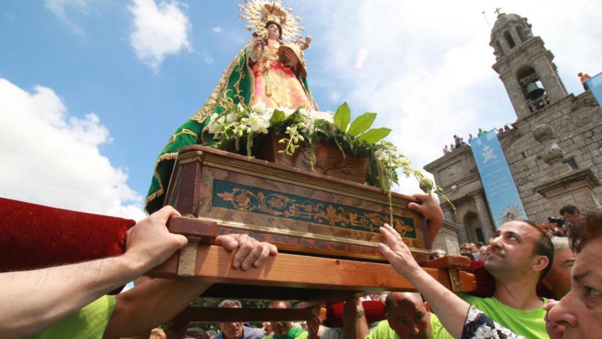 Procesión de O Corpiño, a pie del santuario de Lalín