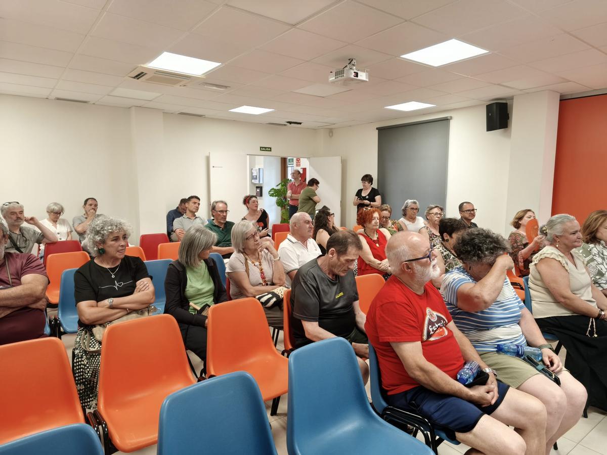 La inauguración de las jornadas de novela policiaca "Llanegra", en imágenes