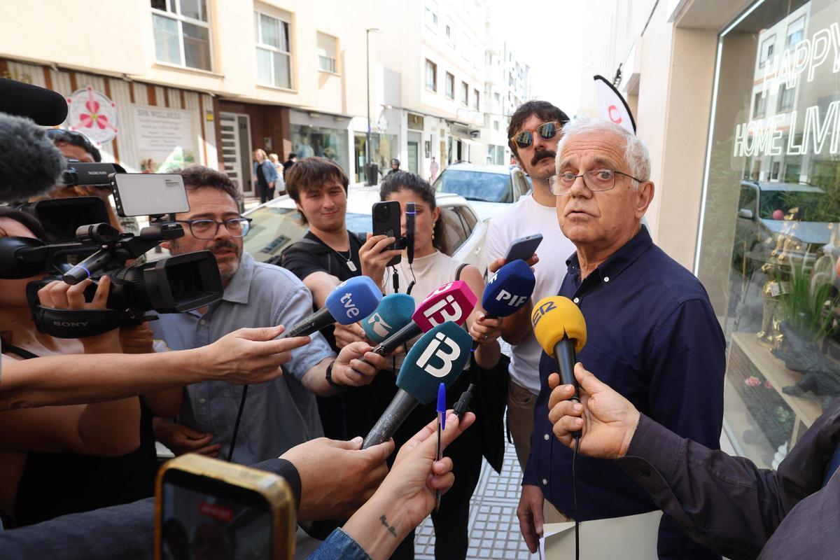 Todas las imágenes del desalojo en el local de Ibiza Todas las imágenes del desalojo en el local de Ibiza