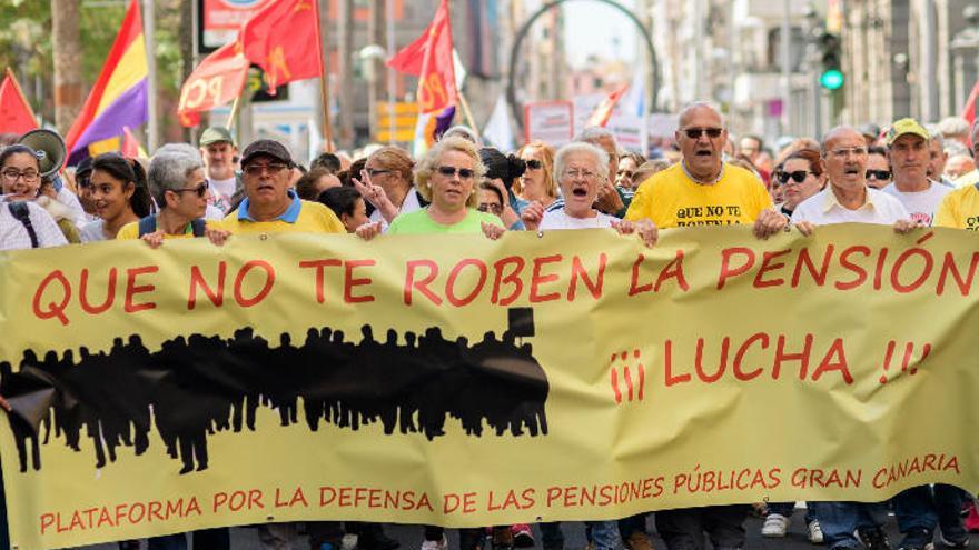 Manifestación de pensionistas por las calles de la capital grancanaria el pasado año.