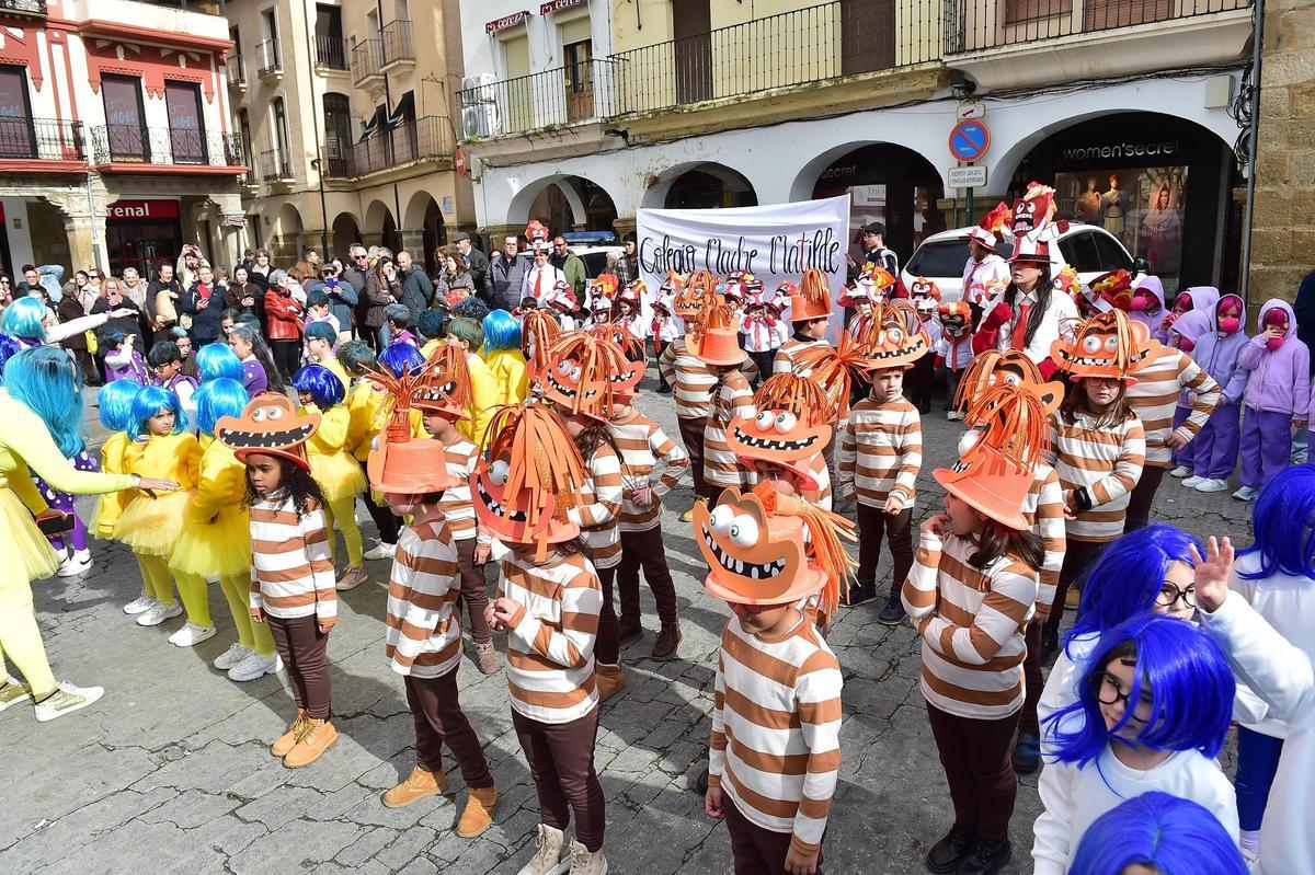 Fotogalería | Los colegios estrenan el Carnaval en Plasencia