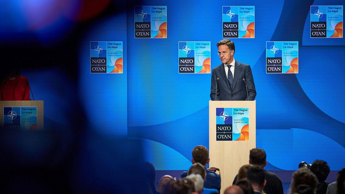 El secretario general de la OTAN, Mark Rutte, durante la rueda de prensa que ha ofrecido este lunes en La Haya.