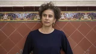 Adania Shibli, autora palestina: "Si no te consideran humana, es imposible que te consideren escritora"
