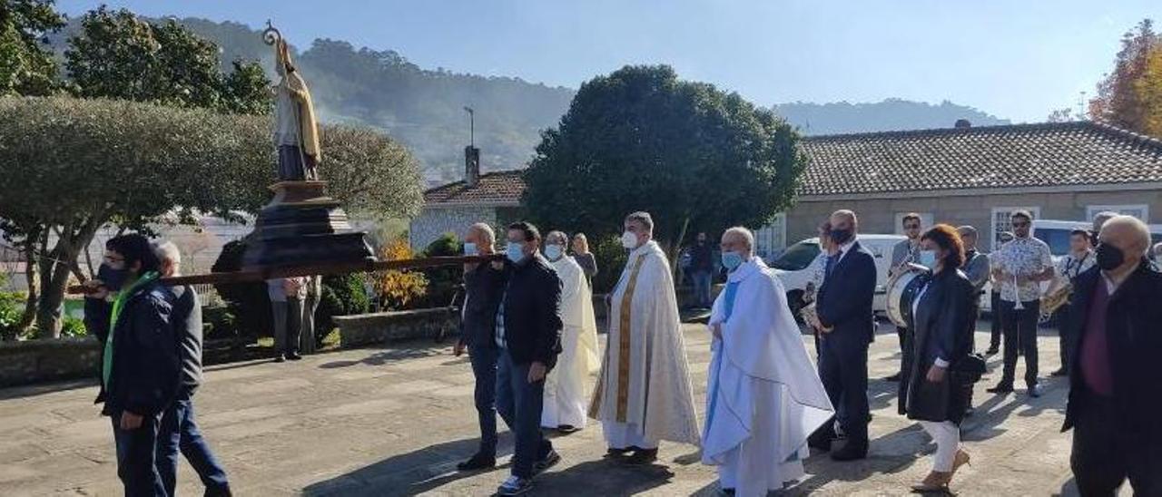 La procesión de San Martiño, en Bueu, del año pasado. |   // SANTOS ÁLVAREZ