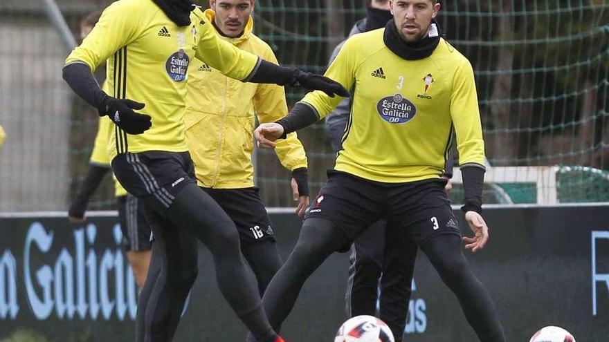 Sergi Gómez y Andreu Fontás, en un entrenamiento del Celta. // Ricardo Grobas