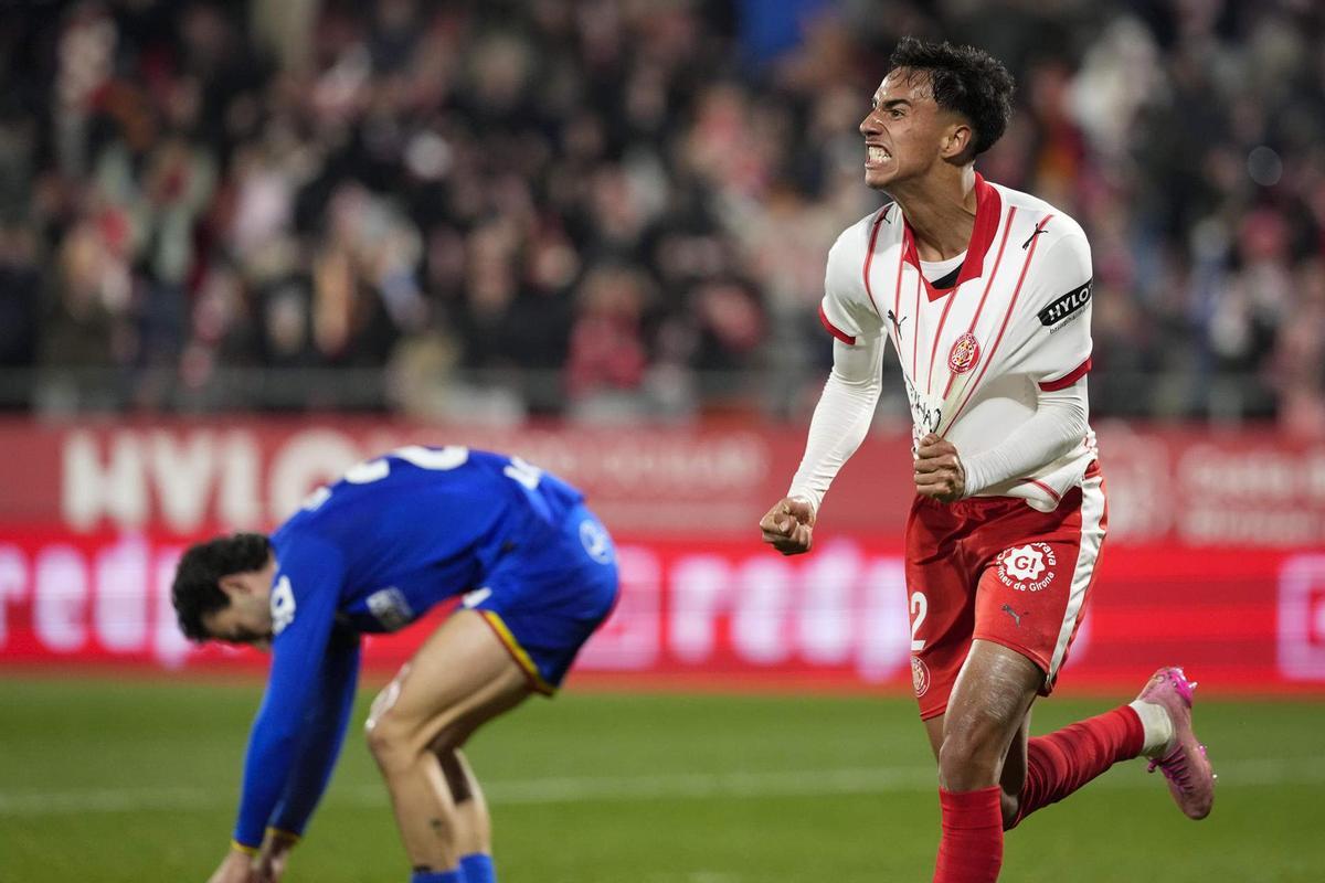 El Girona salvó un punto en el minuto 94