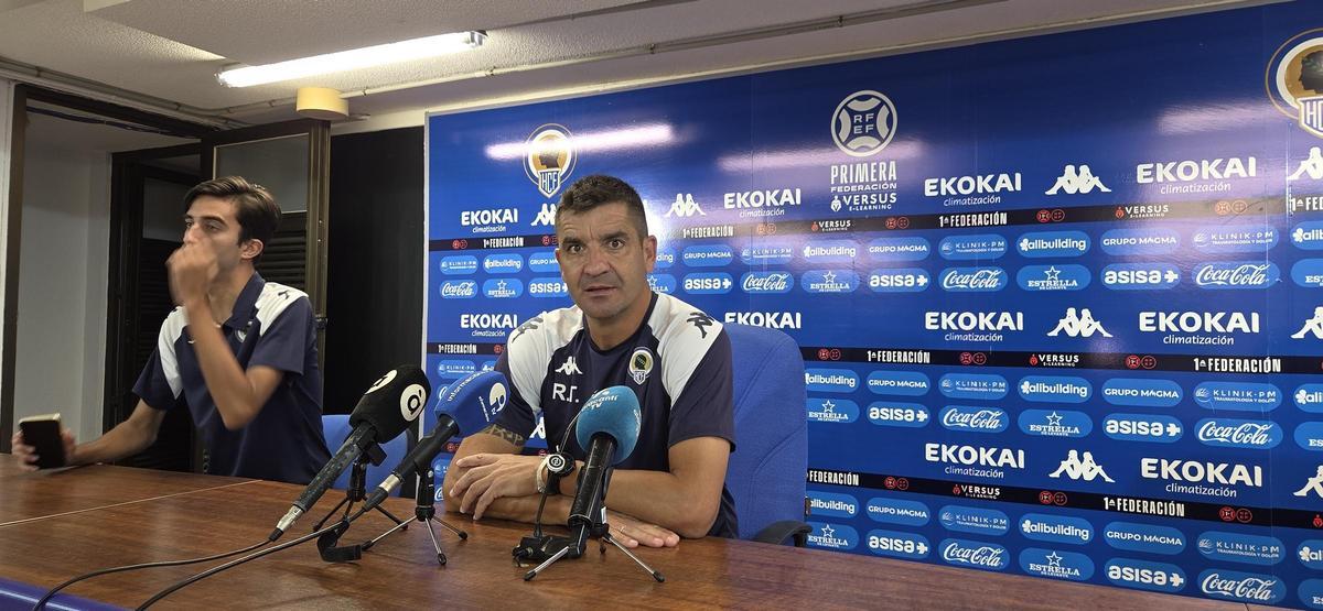 Rubén Torrecilla, en la rueda de prensa previa al duelo de la jornada 11, contra el CE Europa.